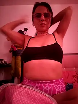 Snapshot of Soffy76 chatting on October 18, 2025, 1:56 pm Soffy76 online show from October 18, 2025, 1:56 pm