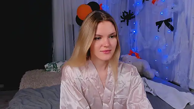 -KittyMoore online show from November 2, 2025, 9:17 pm