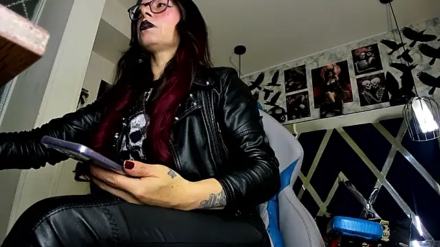 Evangelinejoness  online show from February 2, 2026, 11:42 am