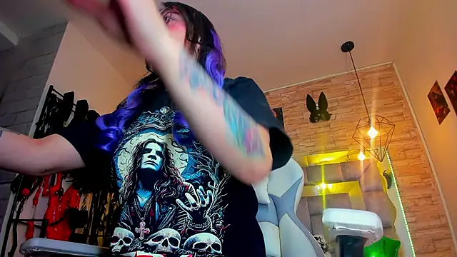 Evangelinejoness  online show from March 28, 2026, 11:32 am