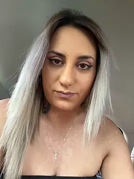 Snapshot of SinfulLovers33 chatting on November 16, 2025, 10:43 am SinfulLovers33 online show from November 16, 2025, 10:43 am