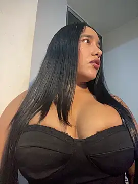 Snapshot of mis-violetha chatting on June 9, 2026, 3:07 am mis-violetha online show from June 9, 2026, 3:07 am