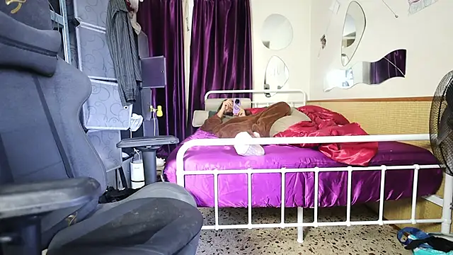 Snapshot of maddy_kinky chatting on October 12, 2025, 1:21 pm maddy kinky online show from October 12, 2025, 1:21 pm