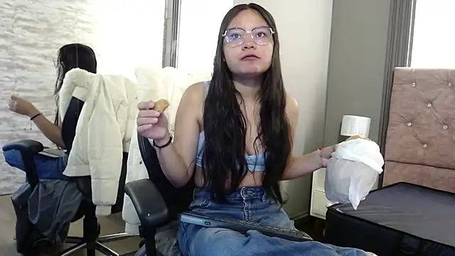  kita online show from November 3, 2025, 11:44 am