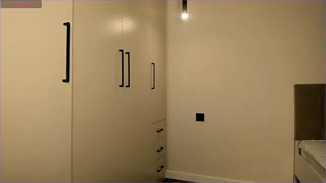 foxy dreamss online show from November 6, 2025, 10:21 pm