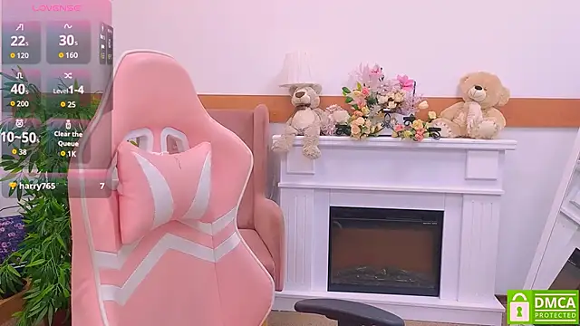 Snapshot of Lulu___Moon chatting on November 17, 2025, 6:41 am Lulu Moon online show from November 17, 2025, 6:41 am