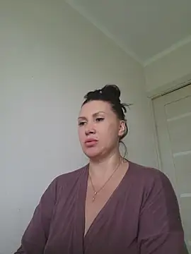 Snapshot of Ambika_beauty chatting on May 17, 2026, 3:52 pm Ambika beauty online show from May 17, 2026, 3:52 pm