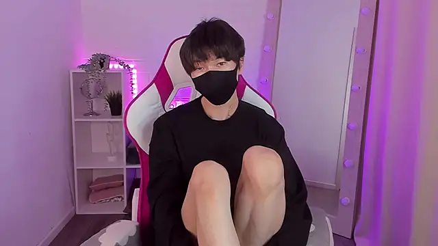 ShyAzianBoy online show from October 15, 2025, 1:00 pm