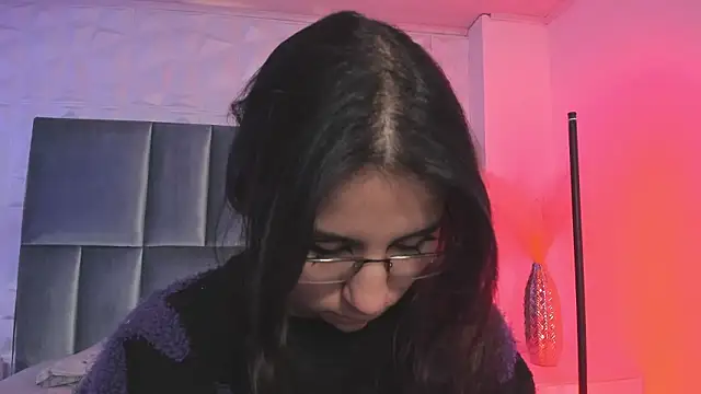 HollyPeach online show from February 22, 2026, 3:21 pm