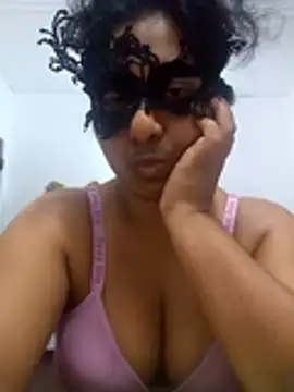 Expose Queen online show from June 4, 2026, 6:14 pm