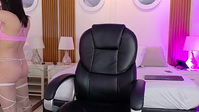 AshleyGinger  online show from November 6, 2025, 4:24 am