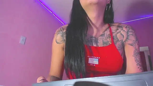Snapshot of BiancaValentinna chatting on June 2, 2026, 12:12 am BiancaValentinna online show from June 2, 2026, 12:12 am
