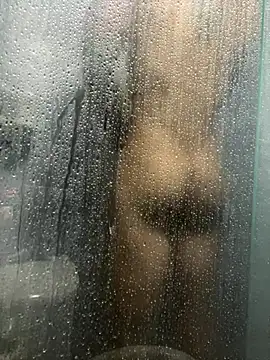 Molotov Explosive online show from November 9, 2025, 9:46 pm