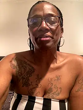 SweetCandy85 online show from November 2, 2025, 1:19 am