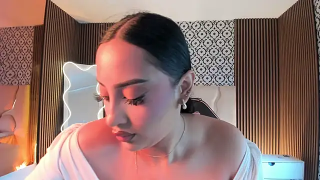 Snapshot of BEELLA_TAY1 chatting on April 28, 2026, 11:59 am BEELLA TAY1 online show from April 28, 2026, 11:59 am