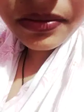 kiara-simmi online show from November 2, 2025, 11:01 am