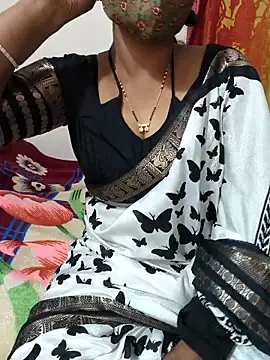 Snapshot of Best_Kannada_Couple chatting on April 6, 2026, 5:08 am Best Kannada Couple online show from April 6, 2026, 5:08 am