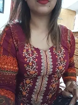 Tanha18 online show from July 17, 2026, 6:24 pm