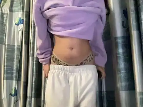 Snapshot of youngriri2 chatting on November 14, 2025, 7:51 am youngriri2 online show from November 14, 2025, 7:51 am