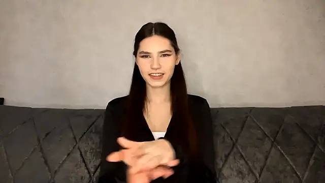 KaseyByczek online show from October 20, 2025, 2:17 pm