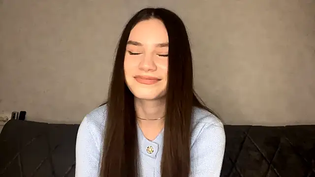 KaseyByczek online show from November 9, 2025, 3:10 pm