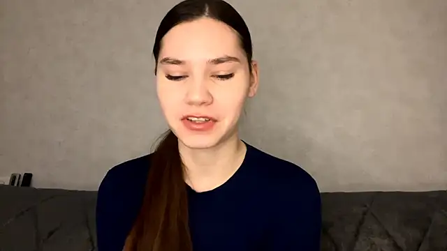 KaseyByczek online show from November 19, 2025, 6:24 am