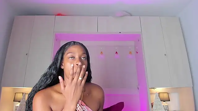 MaraBaker online show from November 27, 2025, 8:11 pm