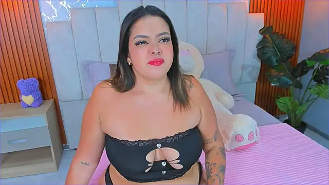 Snapshot of GenesisBlaze chatting on November 2, 2025, 12:18 pm GenesisBlaze online show from November 2, 2025, 12:18 pm