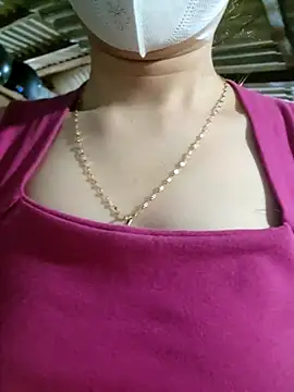 Snapshot of LinaCii chatting on November 8, 2025, 3:01 pm LinaCii online show from November 8, 2025, 3:01 pm