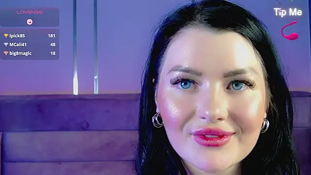 EvaBilss online show from April 15, 2026, 7:58 pm