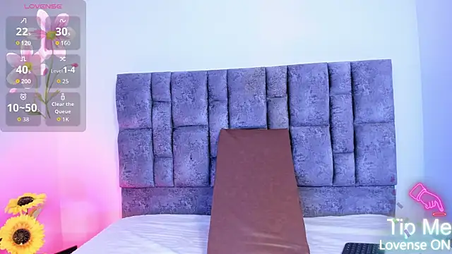 MILA QUINN online show from October 21, 2025, 1:45 pm