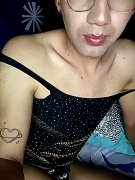 karola horny online show from October 15, 2025, 1:17 am