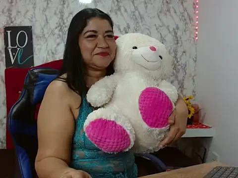  Danna Milf  online show from November 19, 2025, 1:16 am