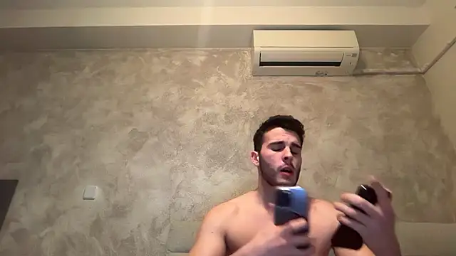 Snapshot of Camaraman05 chatting on March 1, 2026, 7:49 pm Camaraman05 online show from March 1, 2026, 7:49 pm