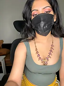 hey wifey online show from November 1, 2025, 11:45 am