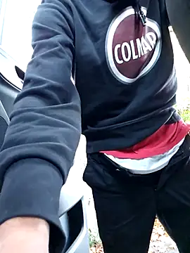 Snapshot of Arf097 chatting on November 25, 2025, 1:22 pm Arf097 online show from November 25, 2025, 1:22 pm