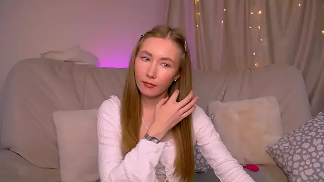 Snapshot of EllyColins chatting on November 13, 2025, 3:05 am EllyColins online show from November 13, 2025, 3:05 am