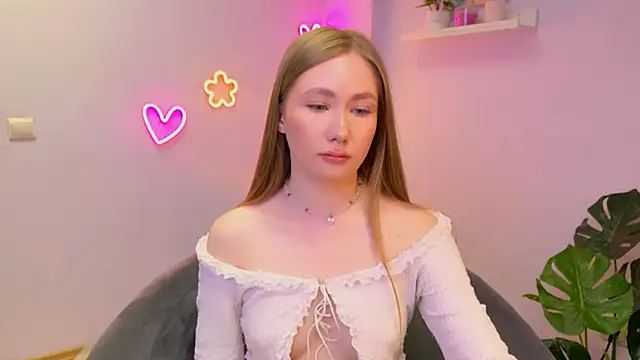 EllyColins online show from May 24, 2026, 3:11 am