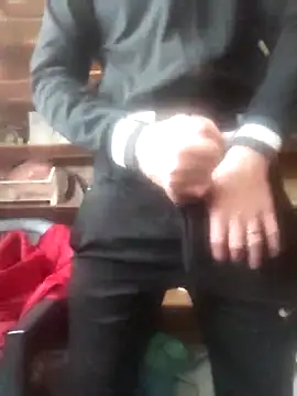 szabi1995 online show from December 4, 2025, 10:46 am