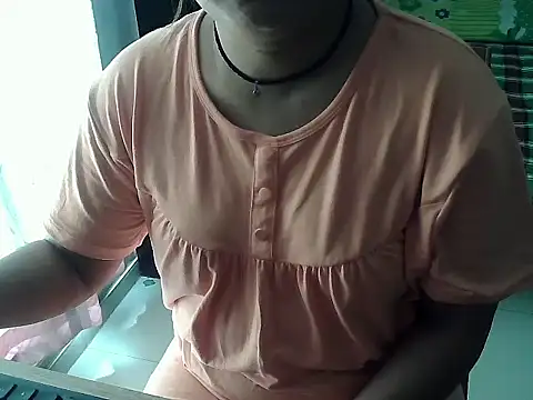 SexyRani2000 online show from November 12, 2025, 7:53 am