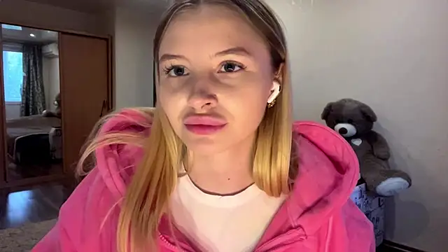 VictoriaMystery online show from October 14, 2025, 2:18 pm