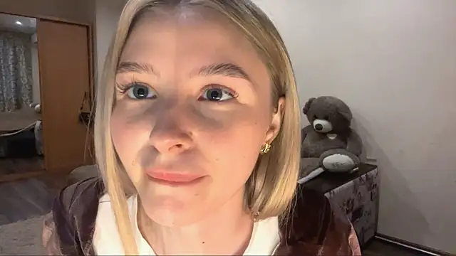 VictoriaMystery online show from October 18, 2025, 2:29 pm