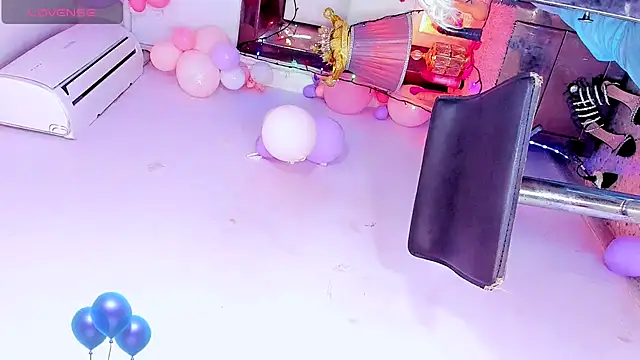 cute ts doll online show from November 14, 2025, 3:05 am