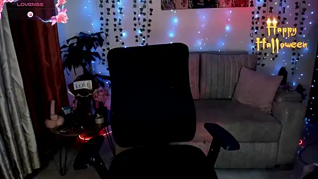 Lizz martins online show from October 31, 2025, 2:45 am