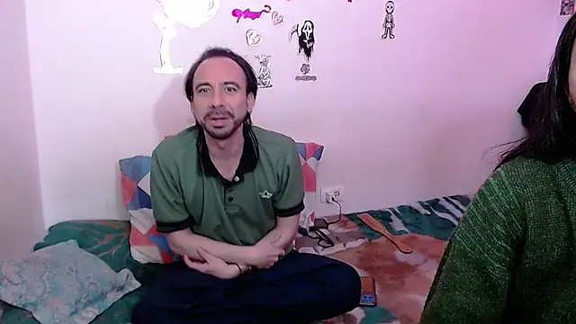 Isis Robert online show from November 4, 2025, 11:04 pm