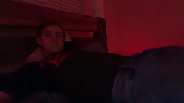 eddieeeeee1232 online show from November 3, 2025, 12:57 am