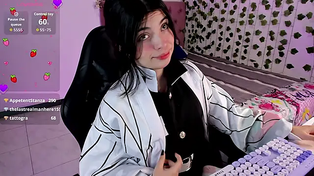 Snapshot of selina_lovers_ chatting on November 3, 2025, 4:25 am selina lovers online show from November 3, 2025, 4:25 am