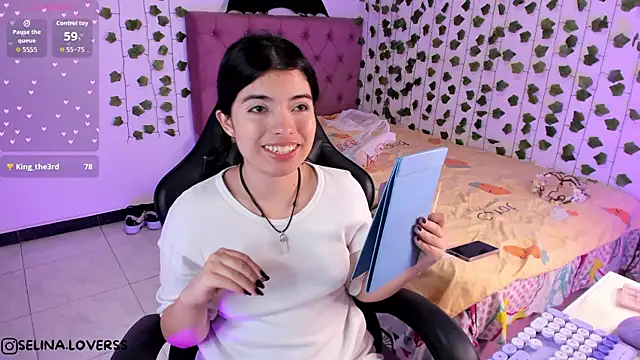 Snapshot of selina_lovers_ chatting on November 15, 2025, 3:15 am selina lovers online show from November 15, 2025, 3:15 am