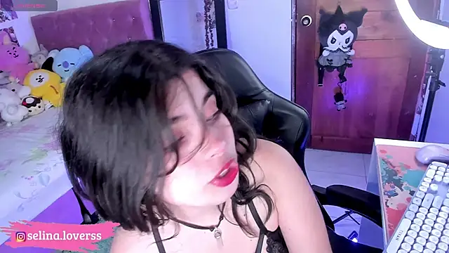 Snapshot of selina_lovers_ chatting on April 22, 2026, 4:15 am selina lovers online show from April 22, 2026, 4:15 am