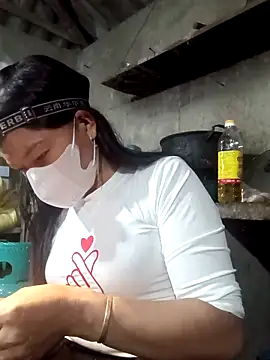 Snapshot of nat-tri chatting on November 9, 2025, 10:24 am nat-tri online show from November 9, 2025, 10:24 am